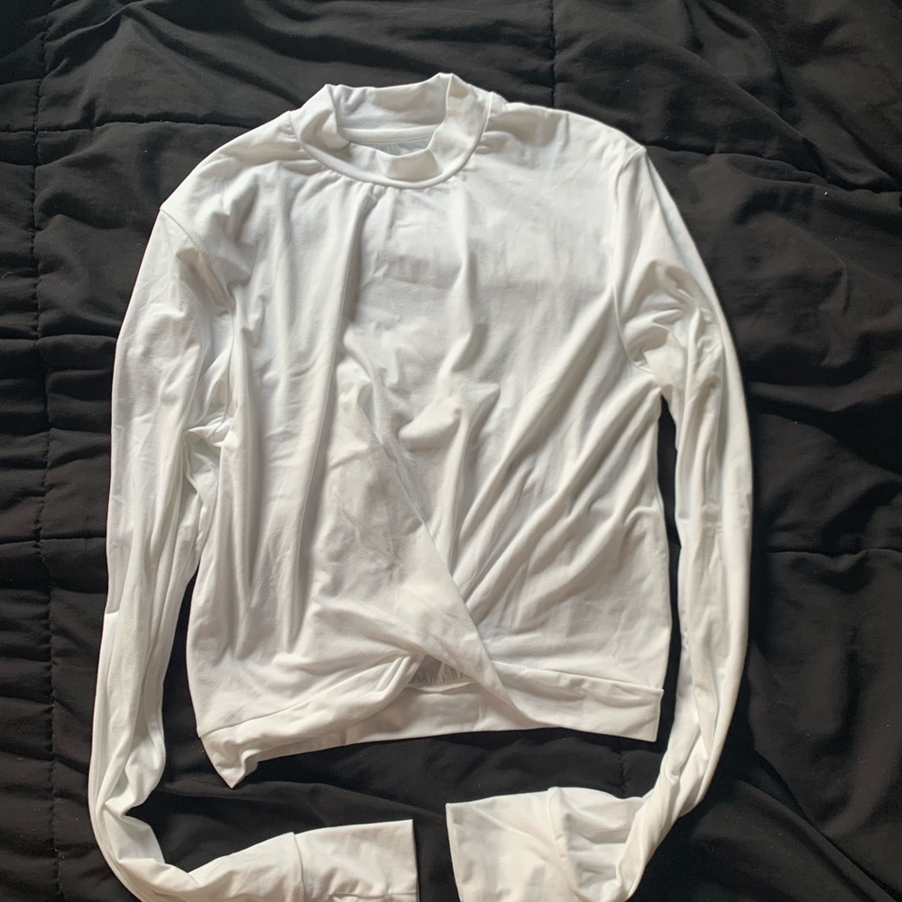 Buffbunny Knotty and Nice long sleeve crop